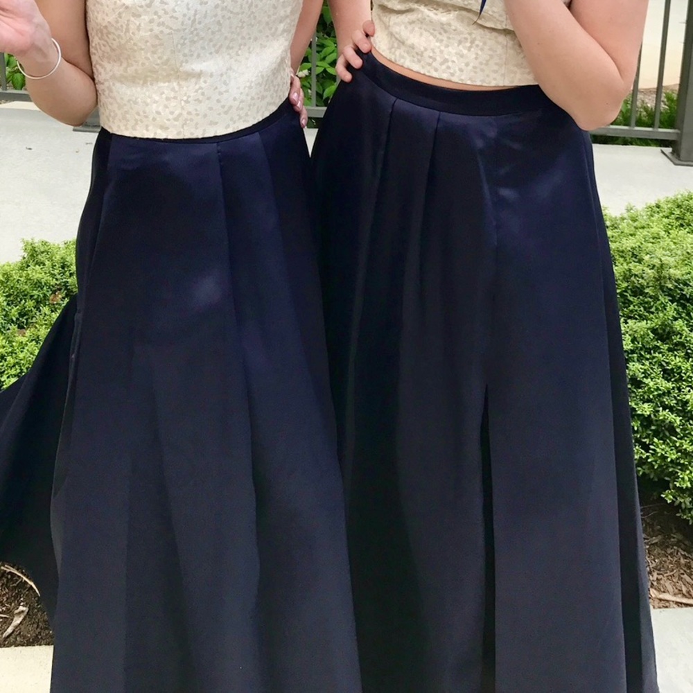 Belle Badgley Mischka skirt - size US 10 - Navy